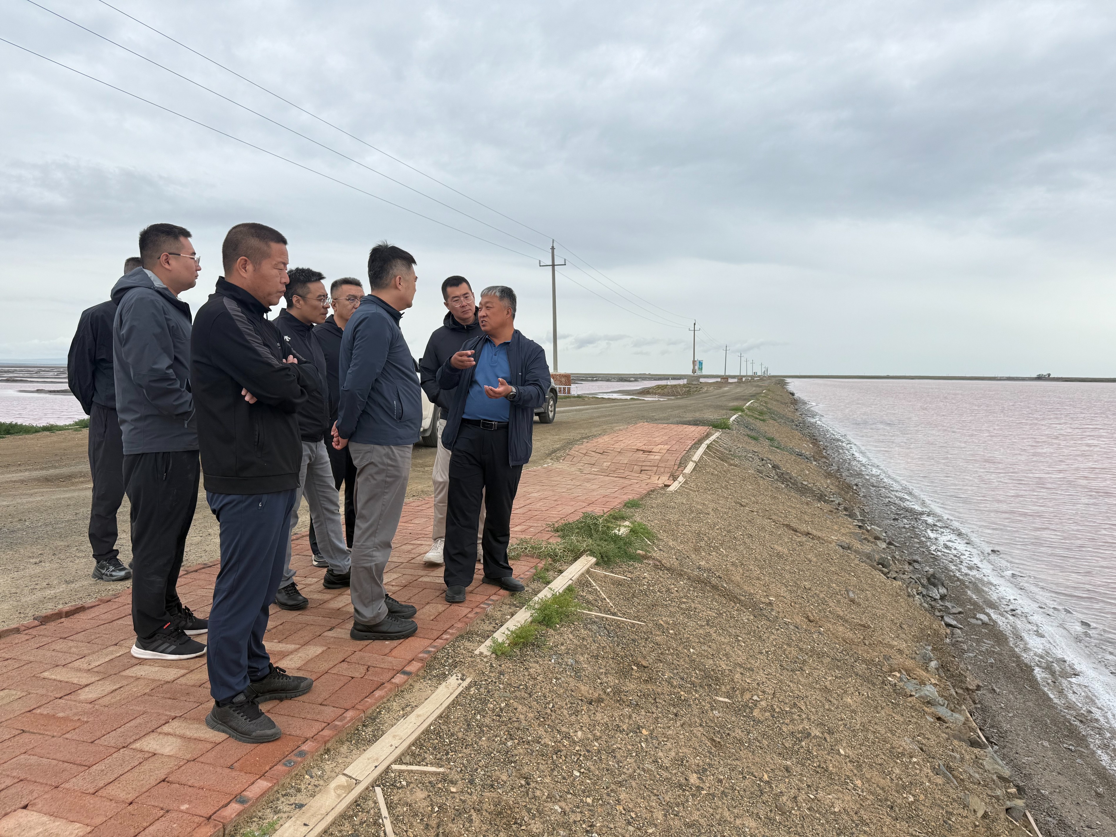 锡盟工信局局长郭义到额盐公司调研工业经济稳进提质工作同步督导安全生产