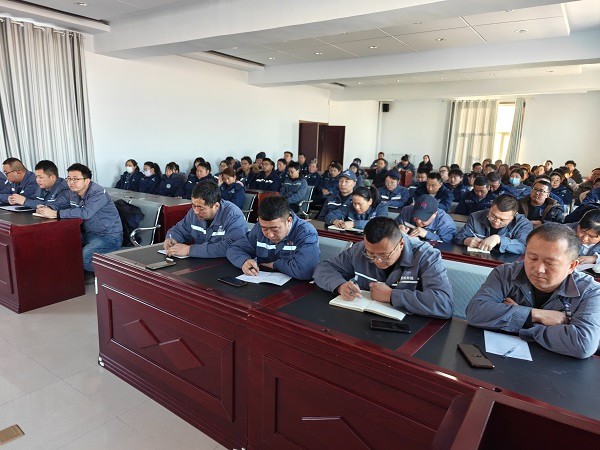 额盐公司组织宣传贯彻蒙盐集团2026年经济工作会议暨二届四次职代会